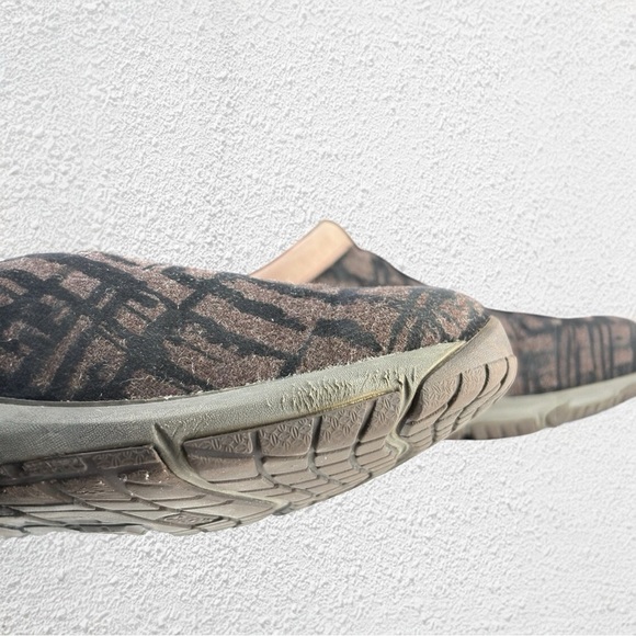 Merrell Women's 8 Performance Footwear Select Fresh Grip Sole Slip On Clogs - Picture 10 of 11